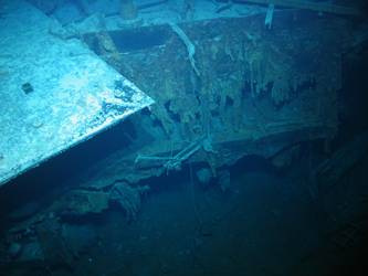 Unidentified wreckage on seabed